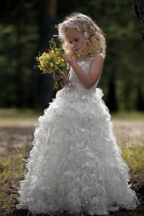 Bridesmaid Flowergirls 1916707 Weddbook