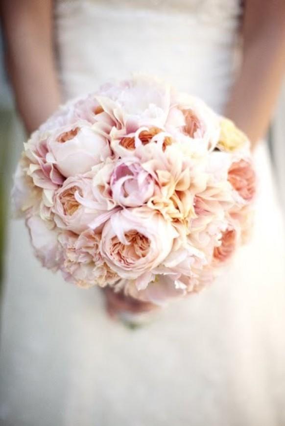 blush coloree wedding bouqueta
